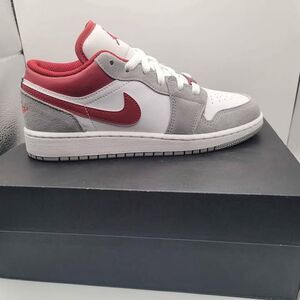 Brand New Air Jordan 1 Se DM0589-016 Size 4.5Y